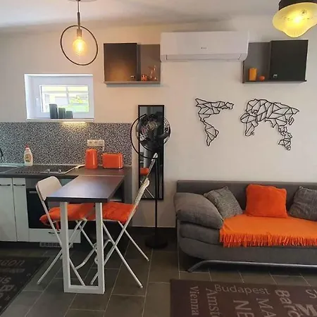 In Siofok-sosto/balaton 38178 Apartamento